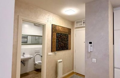 Apartamento moderno 54m² en alquiler en complejo residencial A Block, Nuevo Belgrado, Serbia
