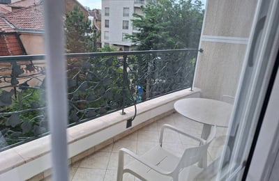 Apartamento espacioso 145m² en alquiler en Vračar, Belgrado, Serbia