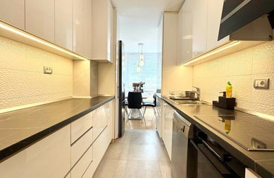 Apartamento espacioso 94m² en alquiler en un edificio nuevo en Zvezdara, Belgrado, Serbia