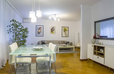 Apartamento luminoso 102m² en alquiler en el centro de Vračar, Belgrado, Serbia