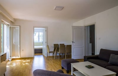 Spacious Apartment 100m² for Rent, Senjak District, Belgrade, Serbia