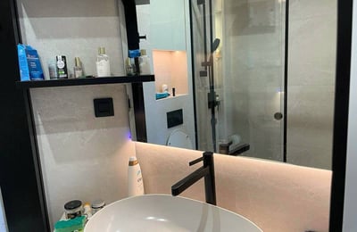 Apartamento espacioso y moderno 108m² en alquiler, Nuevo Belgrado, Serbia