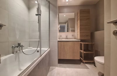 Luminoso apartamento de cuatro habitaciones de 88 m² en BW Parkview, Belgrado, Serbia