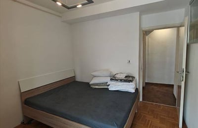 Acogedor apartamento de dos plantas de 91 m² en alquiler en Nuevo Belgrado, Serbia