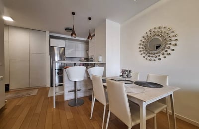 Alquiler de apartamento elegante de 51 m² en el complejo premium A Blok, Belgrado