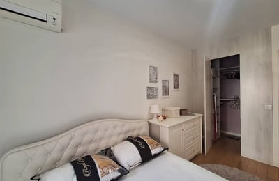 Alquiler de apartamento elegante de 51 m² en el complejo premium A Blok, Belgrado