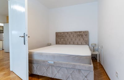 Bright 45 m² apartment for rent in Vračar, Belgrade, Serbia