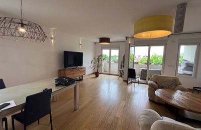 Alquiler de apartamento luminoso de dos plantas de 180 m² en Voždovac, Belgrado, Serbia