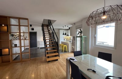 Alquiler de apartamento luminoso de dos plantas de 180 m² en Voždovac, Belgrado, Serbia