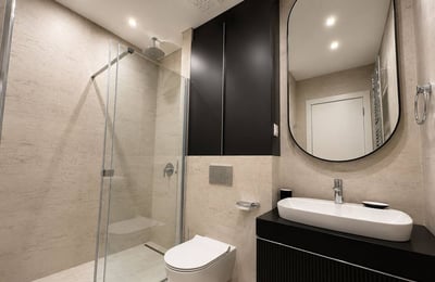 Stylish, spacious 106 m² apartment for rent in Skyline residential complex, Belgrade, Serbia