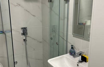 Аренда просторной квартиры 90 м² в новом доме рядом с парком Ташмайдан, Белград, Сербия