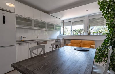 Spacious 112 m² apartment rental, Senjak district, Belgrade, Serbia