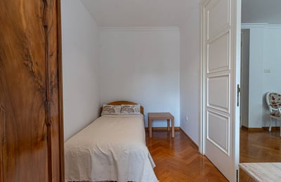 Spacious 112 m² apartment rental, Senjak district, Belgrade, Serbia
