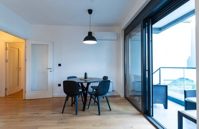 Location d'appartement spacieux de 75 m² avec cour privée, district de Vračar, Belgrade, Serbie