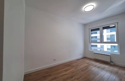 Alquiler de apartamento de 53 m² en el complejo residencial prémium Newport, distrito de Novi Beograd, Belgrado, Serbia