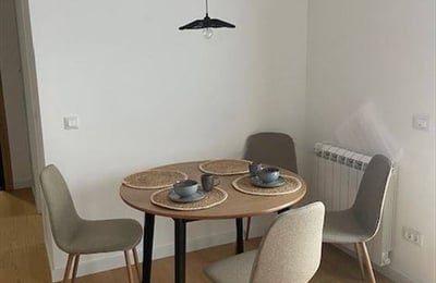 Apartamento bonito y luminoso de 40 m² con terraza amplia en Vračar, Belgrado, Serbia