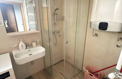 Appartement de 3 pièces élégant de 74 m² dans un immeuble neuf à Vračar, Belgrade, Serbie