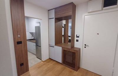 Сдается в аренду новая двухкомнатная квартира 58 м² недалеко от центра города, Белград, Сербия
