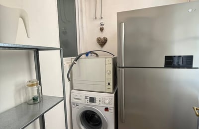 Gorgeous and bright 3-room apartment 85 m² in the very center of the city, Belgrade, Serbia