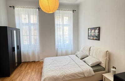 Gorgeous and bright 3-room apartment 85 m² in the very center of the city, Belgrade, Serbia