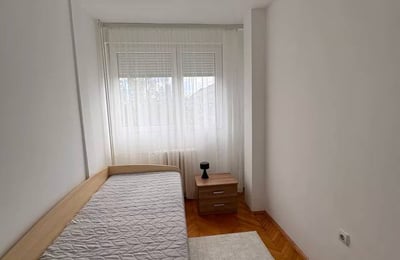 Gemütliches und geräumiges renoviertes Apartment 70 m², Neu-Belgrad, Serbien