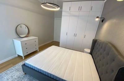 Location longue durée d’un appartement de 2 pièces, 51 m², dans le complexe One Timpuri Noi, 3e secteur, Bucarest, Roumanie