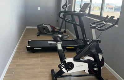 Luxuriöse 1-Zimmer-Wohnung mit Swimmingpool und Fitnessstudio in Strandnähe zu vermieten, Da Nang, Vietnam