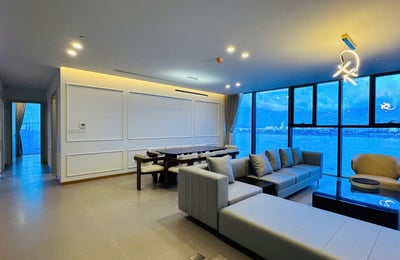 Luxuriöse, möblierte 3-Zimmer-Wohnung mit Panoramablick auf den Fluss in Da Nang zu vermieten, Vietnam