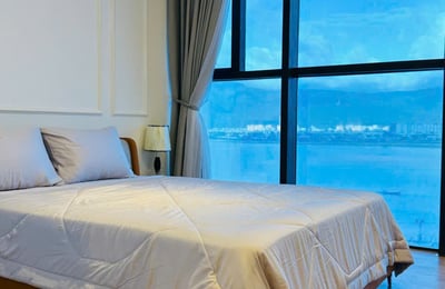 Luxuriöse, möblierte 3-Zimmer-Wohnung mit Panoramablick auf den Fluss in Da Nang zu vermieten, Vietnam