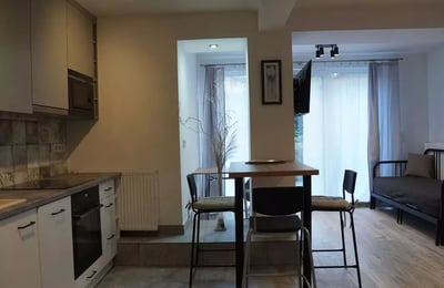 Alquiler a largo plazo de estudio de 30 m² en el centro de Cracovia, Polonia