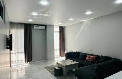 Аренда уютной меблированной 2-спальной квартиры 58 м², Батуми, Грузия