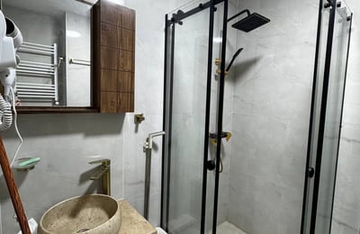 Location d’un appartement confortable et meublé avec une chambre, 35 m², Batoumi, Géorgie