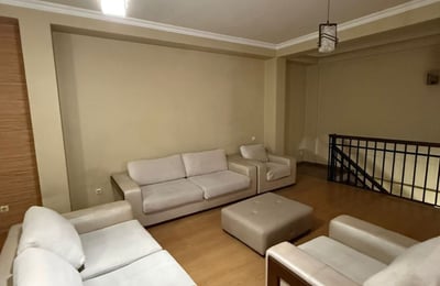 Alquiler de casa cómoda, Batumi, Georgia