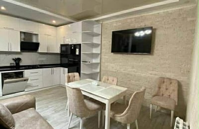 Geräumige Wohnung 80 m² mit neuer Renovierung zur Langzeitmiete in Batumi, Georgien