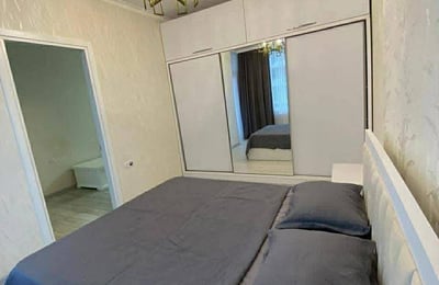 Geräumige Wohnung 80 m² mit neuer Renovierung zur Langzeitmiete in Batumi, Georgien