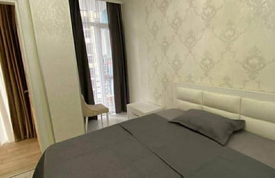 Geräumige Wohnung 80 m² mit neuer Renovierung zur Langzeitmiete in Batumi, Georgien