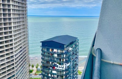Комфортная меблированная квартира 45 м² с видом на море в аренду, Батуми, Грузия