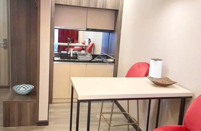 Location appartement moderne meublé, 49 m², Batumi, Géorgie
