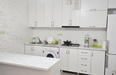 Location appartement moderne, meublé, proche de la mer, 45 м², Batumi, Géorgie