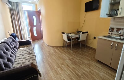 Alquiler de apartamento cómodo con vista al mar, 40 m², Batumi, Georgia