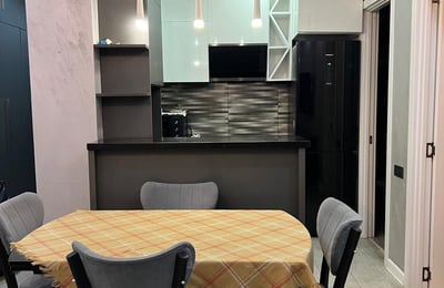 Location appartement lumineux, spacieux, 80 м², Batumi, Géorgie