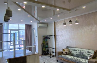 Location d'un studio lumineux et spacieux avec vue sur la montagne, 43 m², Batoumi, Géorgie