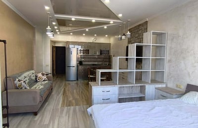 Location d'un studio lumineux et spacieux avec vue sur la montagne, 43 m², Batoumi, Géorgie