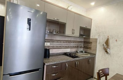 Location d'un studio lumineux et spacieux avec vue sur la montagne, 43 m², Batoumi, Géorgie