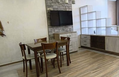 Location d'un studio lumineux et spacieux avec vue sur la montagne, 43 m², Batoumi, Géorgie