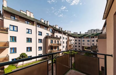 lquiler a largo plazo de estudio cerca del metro, Varsovia, Polonia, Powstańców Śląskich 85