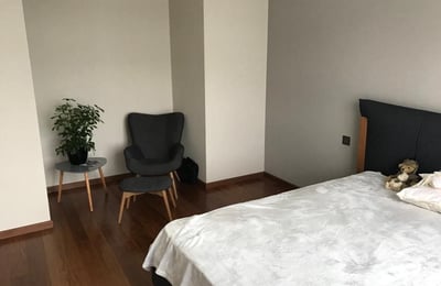 Location d’un appartement moderne de 3 pièces avec vue sur la mer, Baku White City, Bakou, Azerbaïdjan