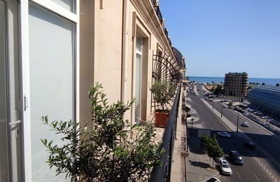 Location d’un appartement moderne de 3 pièces avec vue sur la mer, Baku White City, Bakou, Azerbaïdjan