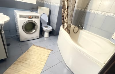 Miete einer hellen, möblierten 3-Zimmer-Wohnung, Sektor 6, Bukarest, Rumänien