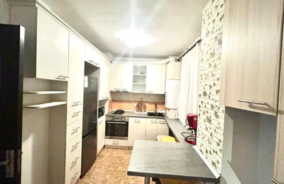 Alquiler de un luminoso apartamento amueblado de 3 habitaciones, Sector 6, Bucarest, Rumanía